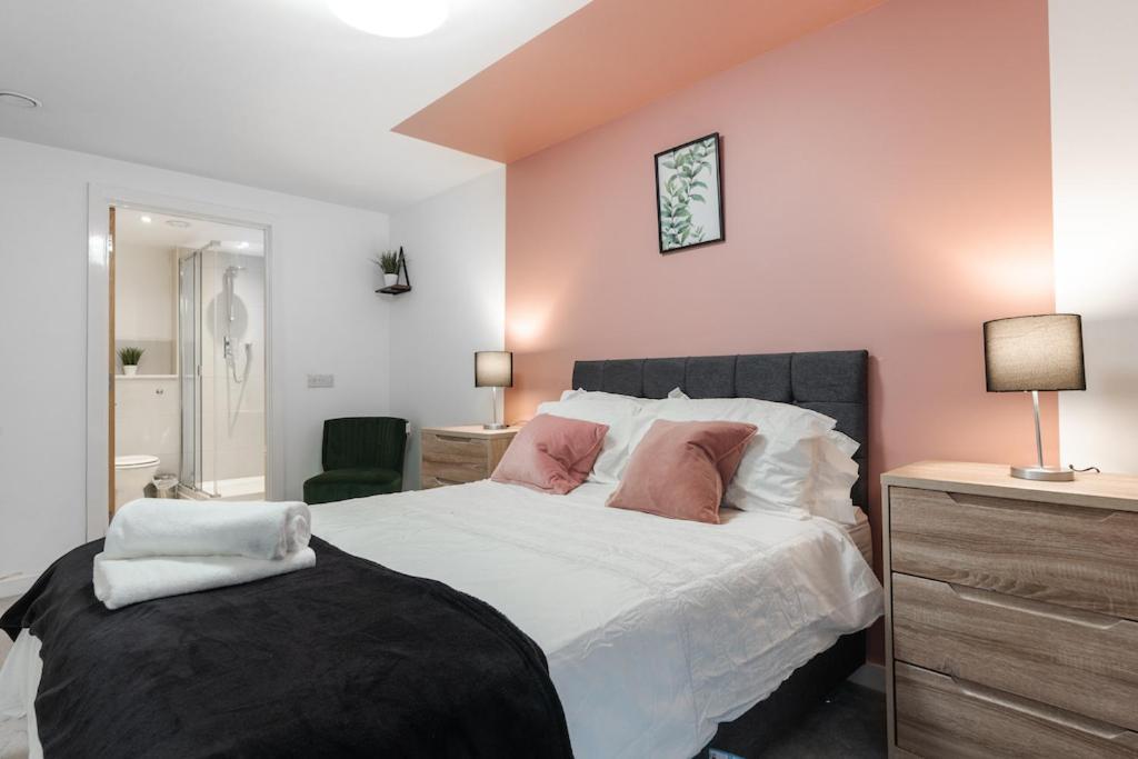 City Living Penthouse Apartment With Parking Manchester Exteriör bild