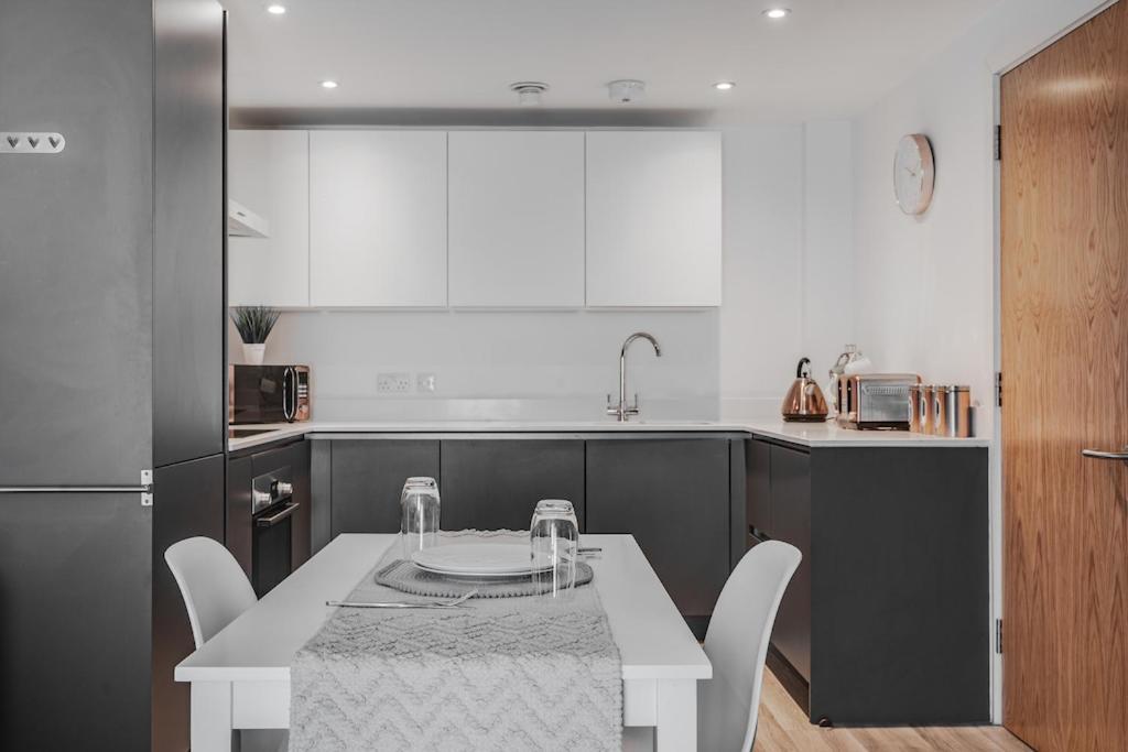 City Living Penthouse Apartment With Parking Manchester Exteriör bild