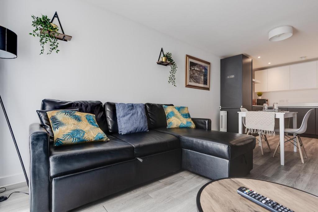 City Living Penthouse Apartment With Parking Manchester Exteriör bild